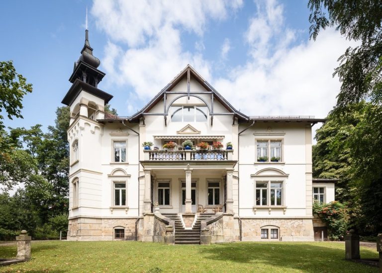 Radebeul-West - Vermietung Wohnungen in denkmalgeschützter Villa