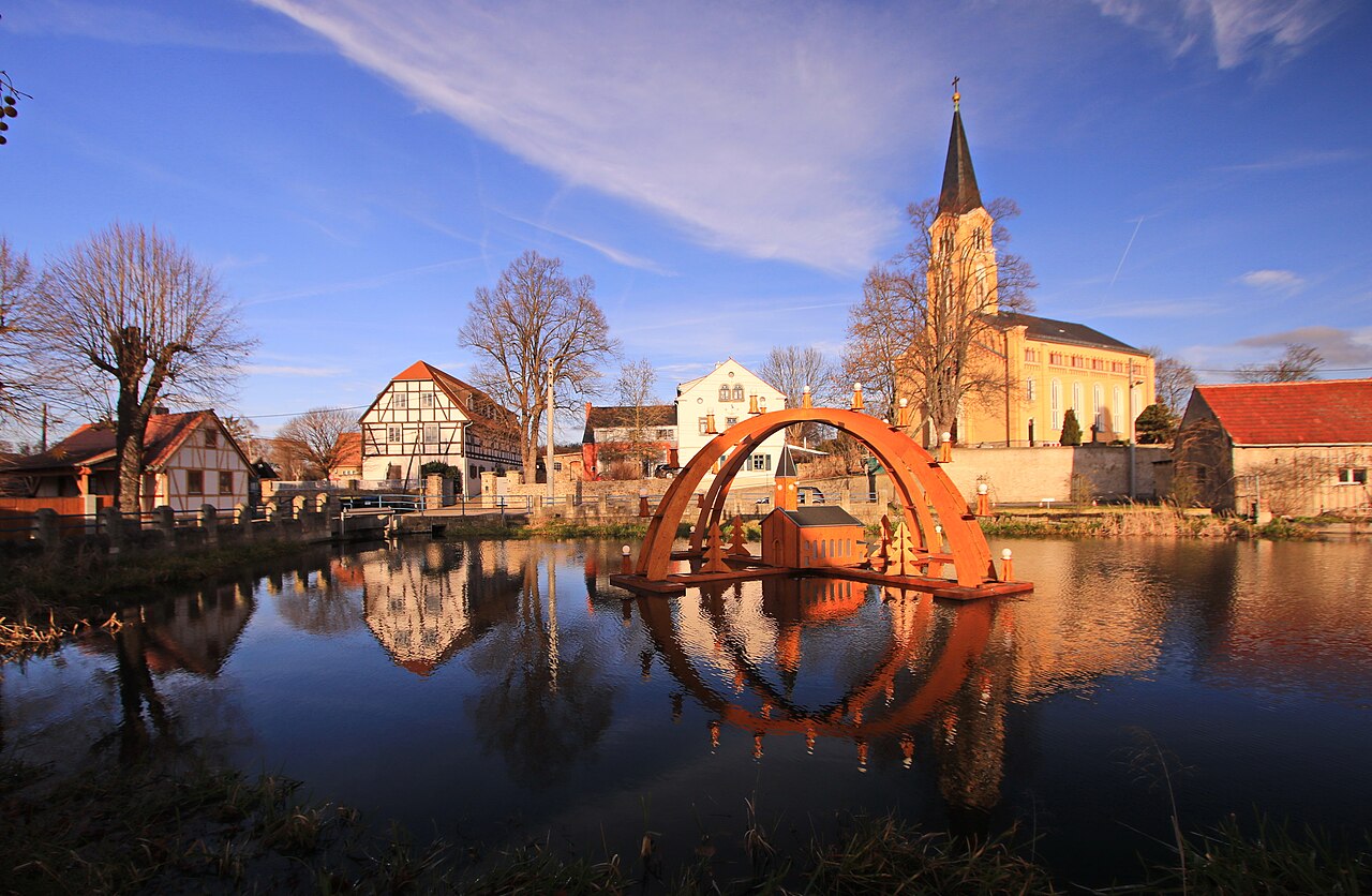 Blick über den Dorfteich in Bärnsdorf. Gemeinde Radeburg, Landkreis Meißen Sachsen | Immobilienmakler Bärnsdorf (Radeburg) - Evelyn Scholz Immobilien