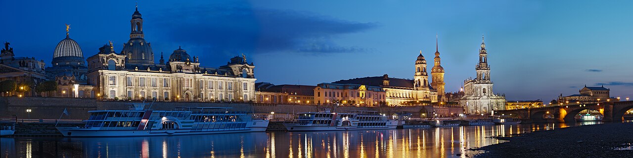 Dresden-nightpanoram | Immobilienmakler Dresden - Evelyn Scholz Immobilien