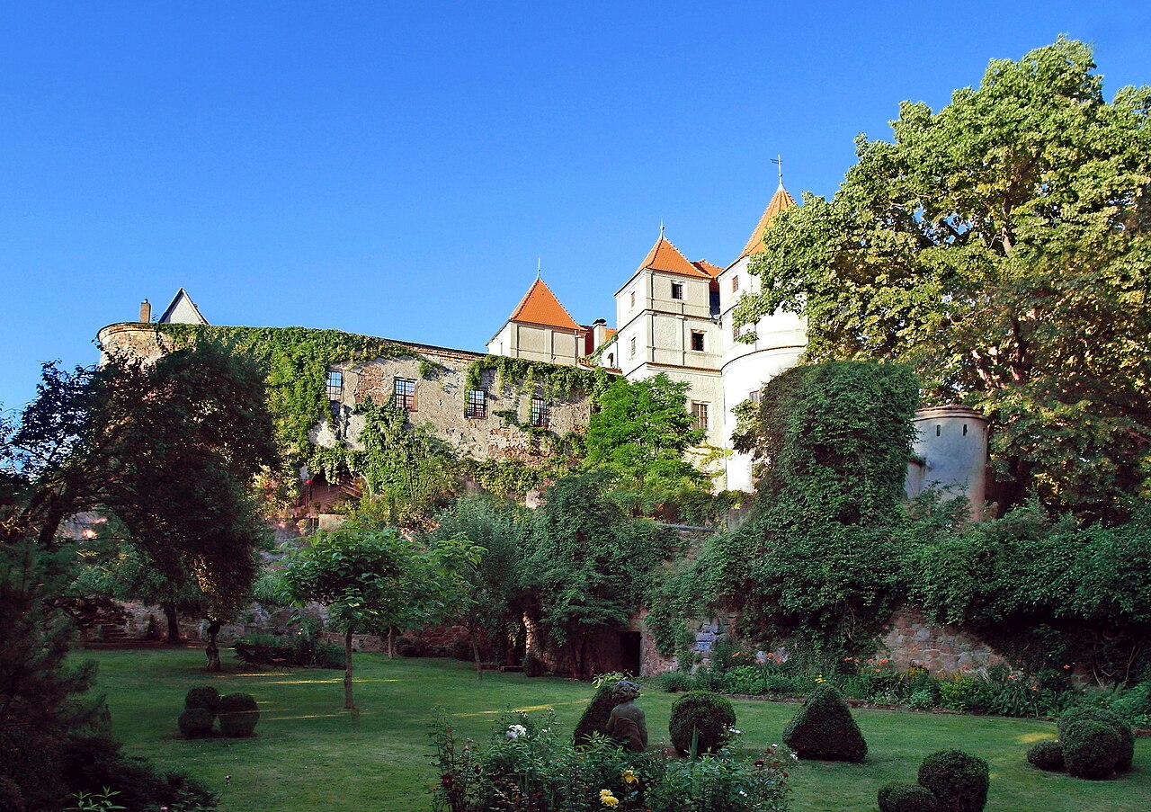 Scharfenberg (Klipphausen) Schloß | Immobilienmakler Klipphausen - Evelyn Scholz Immobilien